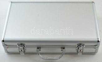 Alumínium éremtartó koffer, kulcsokkal, éremtartó tálcák nélkül (335x224mm) Új állapotban