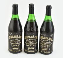 1984 Hosszúhegyi Merlot, 3 palack muzeális bor, hajós-bajai borvidék, szakszerűen tárolt bontatlan palack vörösbor, kopott, sérült címkékkel, 0,75lx3