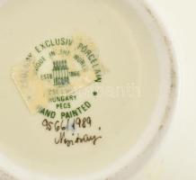 Zsolnay virágmintás porcelán váza, kézzel festett, jelzett, mázhajszálrepedésekkel, m: 18 cm