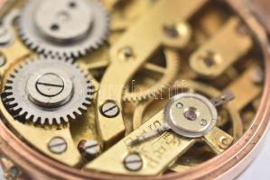 Arany 14K női zsebóra. Sérült tokkal, működőképes, d: 25 mm