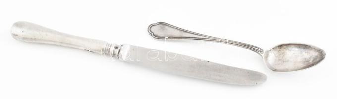 Ezüst(Ag) nyelű kés, 4 db + villa, 4 db, horpadásokkal + 1 db ezüst (Ag) kiskanál, sérült, jelzettek...