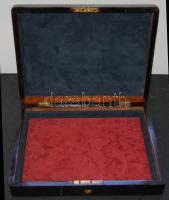 Nagyméretű fa szivardoboz fekete színben, béléssel és kulcs nélkül (21 x 28 x 5,5cm-es méretben)