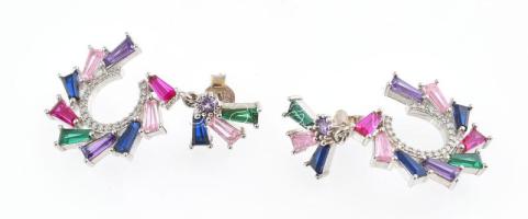 Ezüst(Ag) színes fülbevalópár, jelzett, h: 3,2 cm, bruttó: 5,7 g