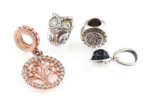 Ezüst(Ag) charm, 4 db, Pandora jelzéssel, bruttó: 7,8 g