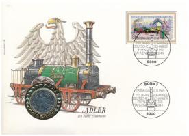 NSZK 1985D 1M "Adler" bélyeges borítékban első napi bélyegzős bélyeggel, német nyelvű leírással T:1- FRG 1985D 1 Mark "Adler" in coin letter with first day of issue stamp, with german description C:Au
