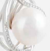 Ezüst(Ag) szögletes kígyó nyaklánc nagyméretű tenyésztett gyöngy medállal, jelzett, h: 54 cm, bruttó...