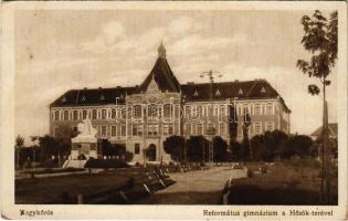 1930 Nagykőrös, Református gimnázium, Hősök tere és szobor