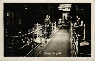 1928 Szliács, Sliac; fürdő, belső fürdőzőkkel / spa, bathhouse, interior, bathers