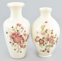 2 db Zsolnay porcelán váza. Kézzel festett, jelzett, hibátlan. 15 cm, 17 cm