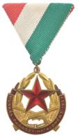 1957. Munkás-Paraszt Hatalomért Emlékérem aranyozott, zománcozott bronz kitüntetés mellszalagon T:1- NMK 700.