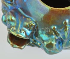 Zsolnay szecessziós békás váza, eozin mázas.
Formába öntött és kézzel alakított fehércserép, oldalá...