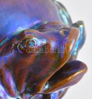 Zsolnay szecessziós békás váza, eozin mázas.
Formába öntött és kézzel alakított fehércserép, oldalá...