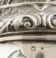 Ezüst (Ag) Historizáló emlékserleg. Nettó: 272 g., belül aranyozva. Kerek talpán, szárán, foglalatán...