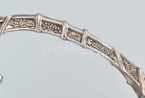 Ezüstözött alpakka pezsgős / borosüveg tartó állvány. Nyitható nyakrésszel. XX. sz. eleje. 28 cm