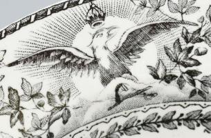 Napóleon katonái dísztányér, jelzett, kopott, alján repedés, d: 23 cm