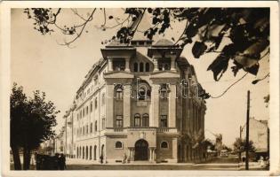 Marosvásárhely, Targu Mures; M. kir. áll. Tanonc otthon, autóbusz / apprentice boarding school, autobus