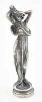 Ezüst (Ag) Szecessziós női alak, pecsétnyomó, jelzés nélkül, ismeretlen címeres vésettel, m: 8,5 cm. Bruttó: 90g