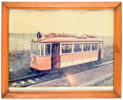 1987 A villamosközlekedés centenáriumára felújított L tipusú villamos, Beszkart 2900 tip., színes fotó üvegezett fakeretben, 27x38 cm, keret: 33x42 cm
