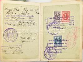 cca 1900-1925 Varga Béla (1893-?) zászlós, az I. világháborúban szolgált katona papírhagyatéka, a há...