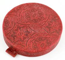 Régi pudrié, díszes bordó borítással, benne púderrel, d: 9 cm