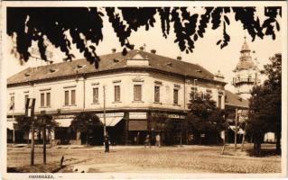 1938 Orosháza, Fő tér, Magyar-Olasz Bank rt. fiókja, Hangya, Rádió, Leszich Kálmánné üzlete. Demartsik photo (EK)
