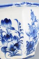 Kínai virágkaspó, jelzett, koszos, vízköves, d: 20,5 cm