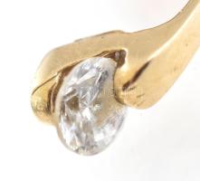 14K arany (Au) fülbevaló, kővel, Jelzett, kupak nem arany. br (kupak nélkül): 0,8 g