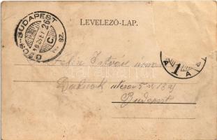 1902 Érsekújvár, Nové Zámky; Muzsikus cigányok a pályaudvaron, vasútállomás. Szivesi János kiadása /...