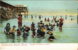 Venezia-Lido, Venice; Riparto Donne, Gruppo di donne in mare / women beach