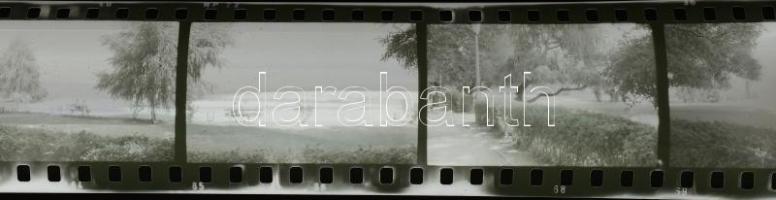 cca 1970-1980 Siófoki utca- és életképek, 26 kockás negatív tekercsen