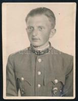 Vitéz Csatáry Richárd hadnagy, hátoldalon feliratozott fotó, 8,5×6,5 cm