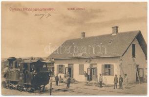 1917 Bikszád-gyógyfürdő, Baile Bixad; Vasútállomás, vonat, gőzmozdony, vasutasok. Divald Károly Fia kiadása / railway station, train, locomotive, railwaymen (EK)