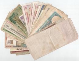 30 darabos külföldi, jórészt jugoszláv bankjegy tétel. Közte Románia, Csehszlovákia, Szlovénia T:III...