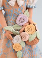 Bod Éva (1924-2004): Kislány, mázas kerámia figura, jelzett, kis kopásnyomokkal, nyaklánca sérült m:...