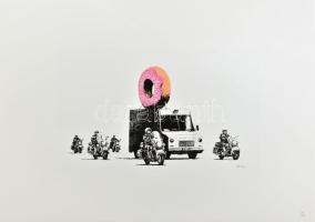 Banksy: Donut. Ofszet litográfia, papír, jelzett a nyomaton, POW Printmaking szárazpecséttel Grafiart - Aviomar UK. tanúsítvánnyal Számozott: 41/150. Lapméret:70x50 cm, / Numbered, marked