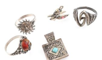 Ezüst (Ag) vegyes ezüst ékszerek, részben jelzett, bruttó: 68 g