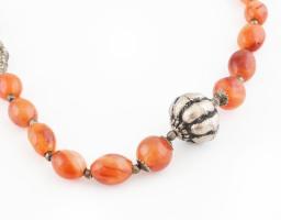 Karneol nyaklánc, h: 81 cm