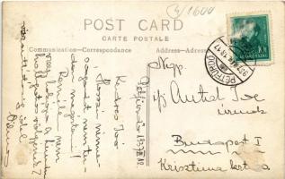 1937 Pétfürdő, Ünnepség "Hungária Isten Hozta!" táblával. photo (ragasztónyom / gluemark)