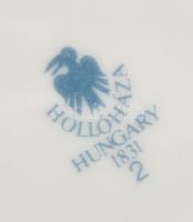 Hollóházi Szász Endre által tervezett mintával díszített porcelán váza. Matricás, jelzett, kis lepat...