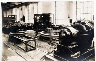 cca 1920-1940 Resica (Resicabánya, Erdély), felvételek a gyár üzemeiről, árucikkeiről (bányász csill...