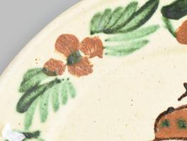 Régi népi címeres tányér, kopott, jelzés nélkül, d: 21 cm