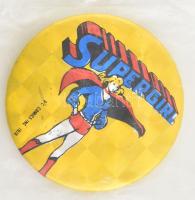 Supergirl retró hologramos fém kitűző, DC Comics Inc. 1978. jelzéssel, eredeti csomagolásban, d: 5 c...