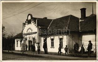 Törökszentmiklós, Városi vigadó és vendéglő. Markóczy photo (fa)