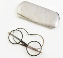 Régi szemüveg alumínium tokban, 4×11 cm