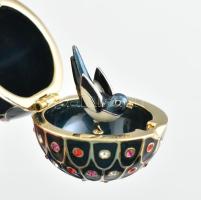 Swarovski kristályokkal díszített, Fabergé stílusú tojás medál nyaklánccal. Kinyitható, belül kis ma...