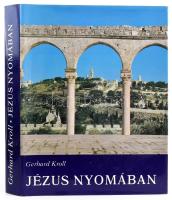 Kroll, Gerhard: Jézus nyomában. Bp., 1985, Szent István Társulat, 595 p. Második kiadás. Gazdag képanyaggal illusztrálva. Kiadói műbőr-kötés, kiadói papír védőborítóban.