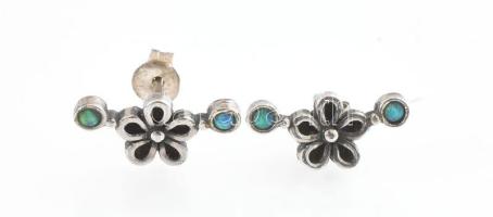 Ezüst(Ag) fülbevalópár zöld kővel, jelzett, h: 1,5 cm, bruttó: 1,5 g