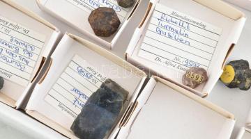 Ásványgyűjtemény, labradorit, rubelit, gránát, andesit, aktinolit, bournorit, stb. d: cca. 1-7 cm