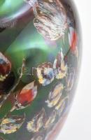 Zsolnay dísz váza. Többtüzű mázakkal. Palástján virág díszítménnyel. Jelzett. Zsolnay Pécs, 1920 kör...