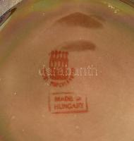 Zsolnay dísz váza. Többtüzű mázakkal. Palástján virág díszítménnyel. Jelzett. Zsolnay Pécs, 1920 kör...